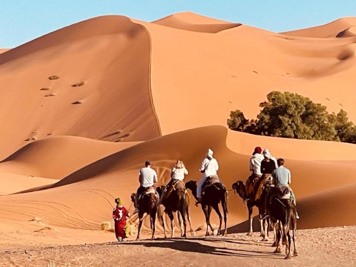 Les Pyramides Hotel Merzouga Exteriér fotografie